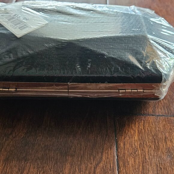 NWT Sam Moon Black and Gold Hard Shell Clutch - Picture 3 of 7